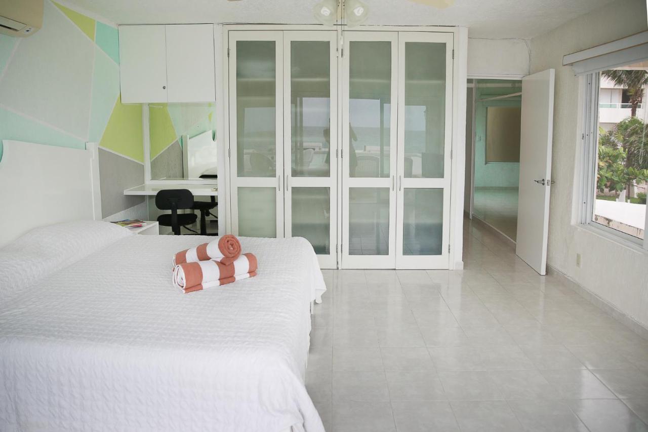 Ocean View Terrace, Beach And Pool Brisas Cancun Hotel Zone *