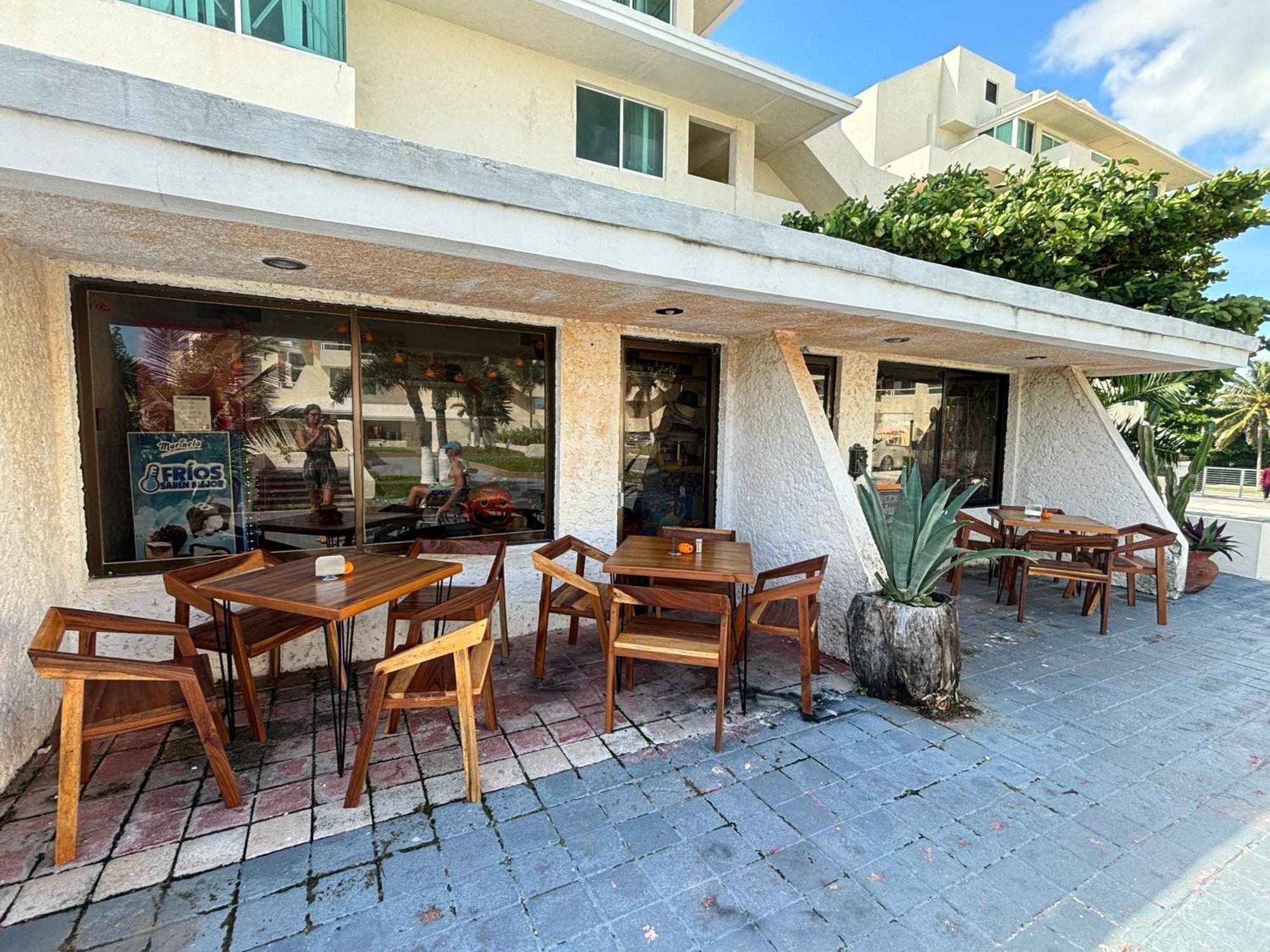 Ocean View Terrace, Beach And Pool Brisas Cancun Hotel Zone Apartment Cancun